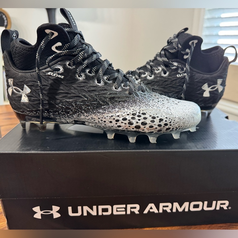 Under Armour Women’s Spotlight Clone cleat